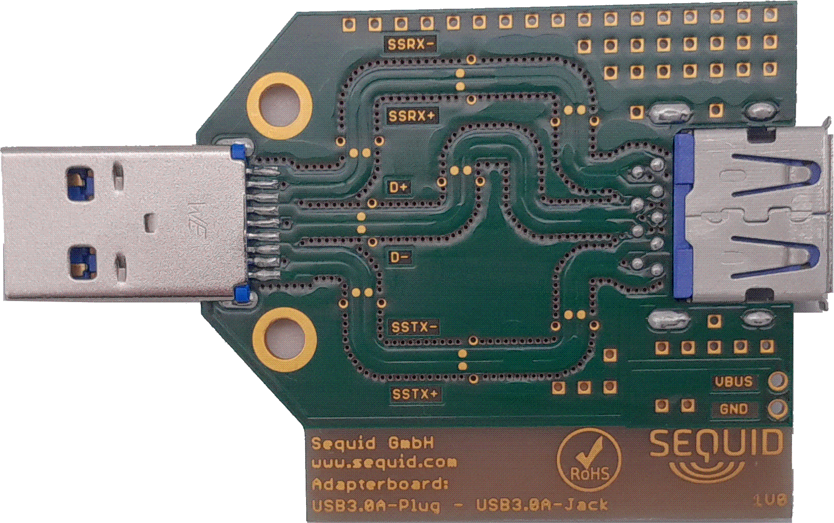 USB-3.0 Stecker auf Buchse Adapter mit einer Wellenimpedanz: von 90Ω und diversen Lötstopplack-Öffnungen zur Kontaktierung der SSRX-, D- & SSTX-Leitungen mittels eines Tastkopfes